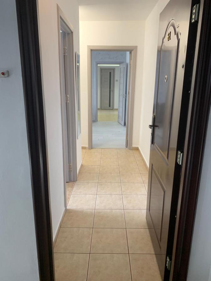 Victoriei Boulevard Private Apartment Braşov Exterior foto