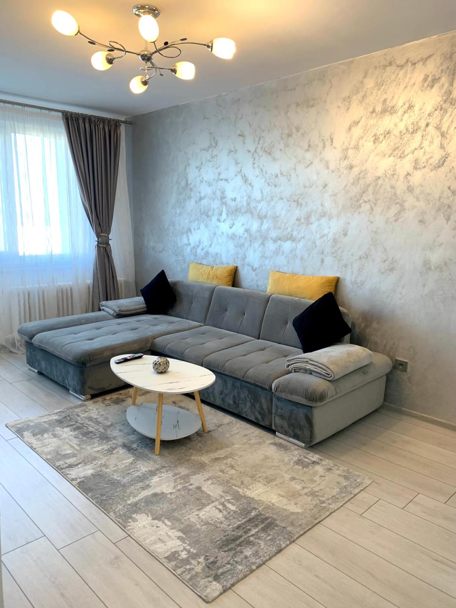 Victoriei Boulevard Private Apartment Braşov Exterior foto